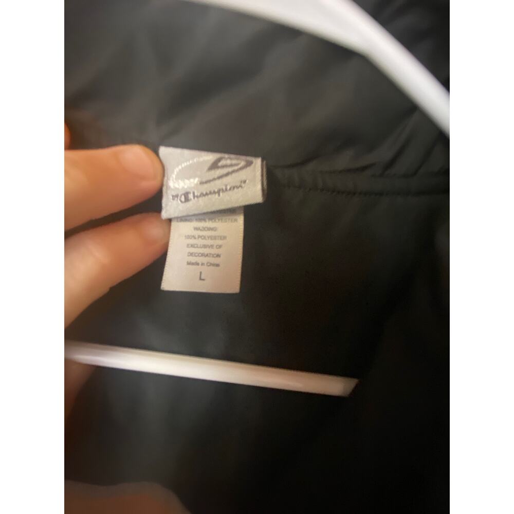 Champion women’s Black Quilted vest size L - Picture 4 of 5
